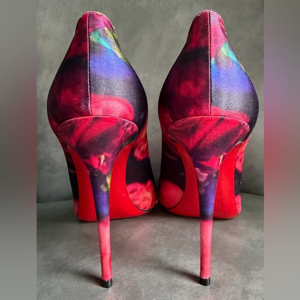 Christian Louboutin Kate 100 Floral Satin Crepe Pumps Heels EU 37.5 845$ - Picture 7 of 10